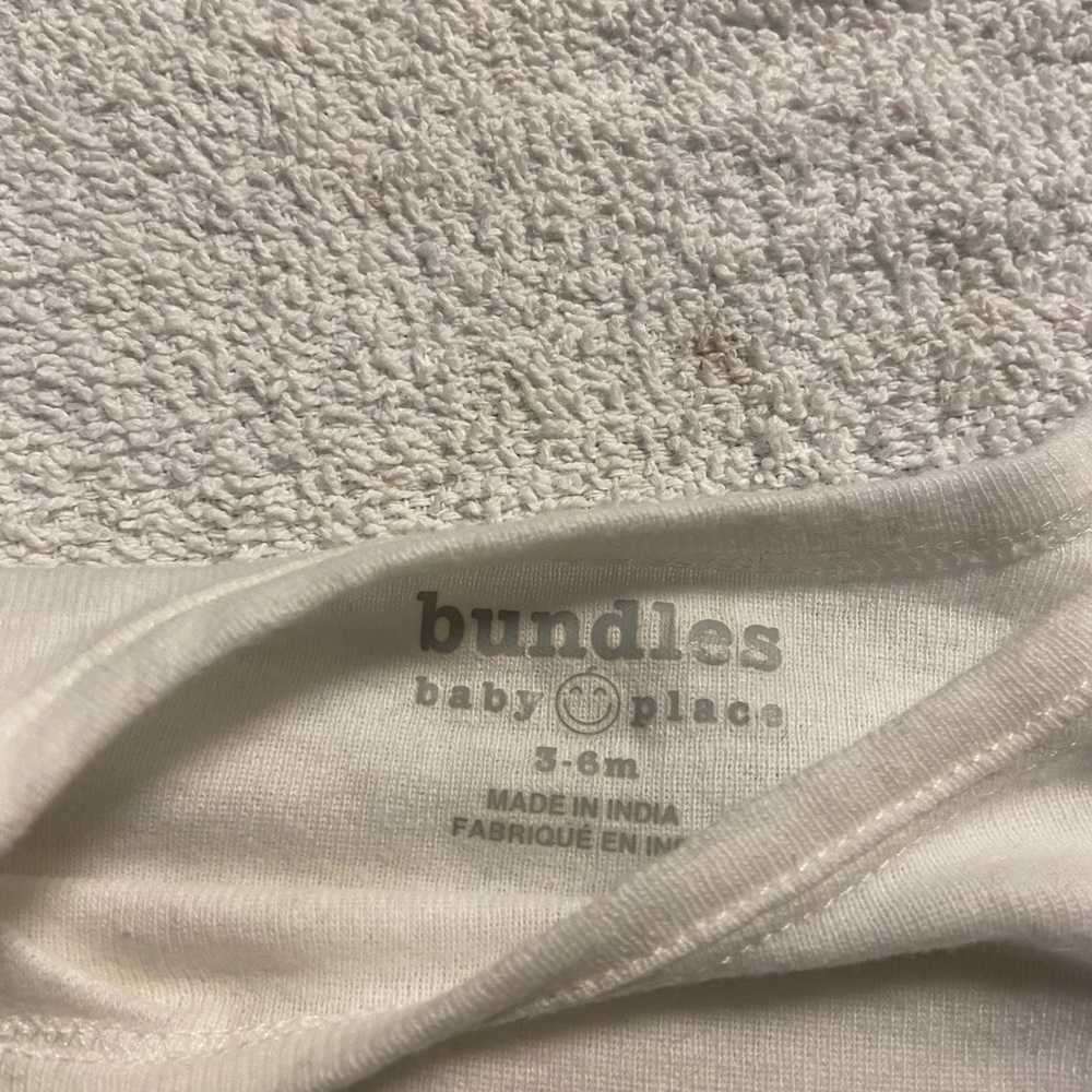 4 pack white long sleeve onesies size 3-6 months